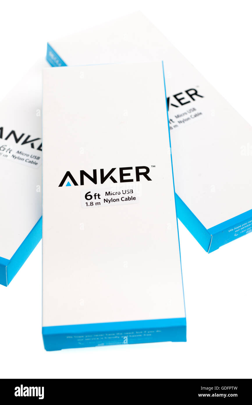 Tre boxed 6 piedi lungo micro USB cavo di nylon Foto Stock