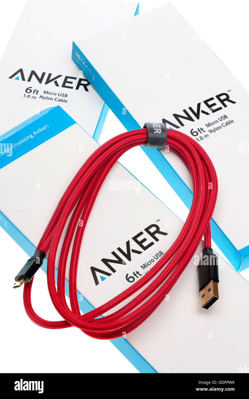 Tre boxed 6 piedi lungo micro USB cavo di nylon Foto Stock