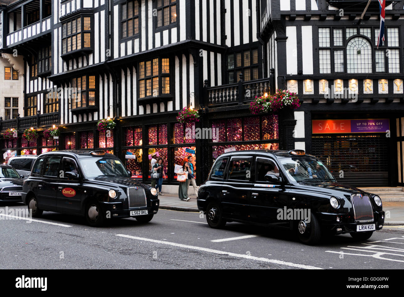 Black Cab di Londra nel centro di Londra Foto Stock