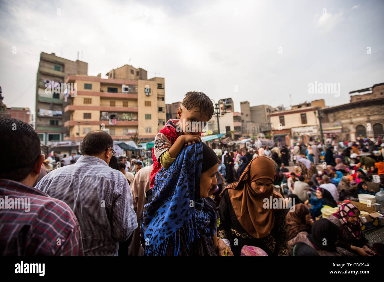 Mawlids sono religiose celebrazioni Sufi, in cui migliaia di seguaci Sufi celebrare la morte di un certo Wali (santo musulmano), il giorno in cui il santo muore il giorno egli è rinato per il cielo nella dottrina Sufi. Foto Stock