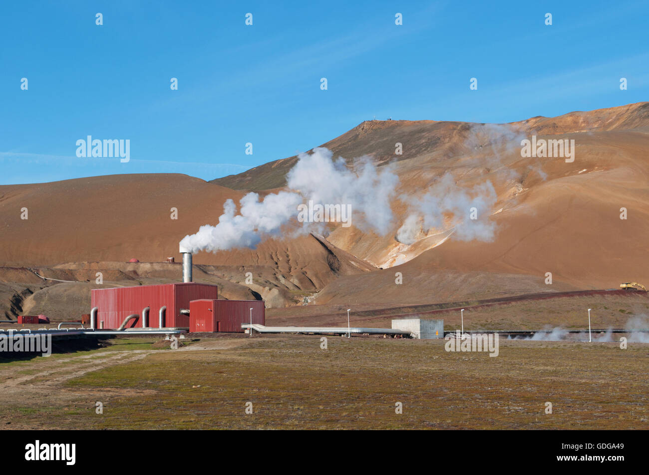 Islanda: Kroflustod Krafla Power Station, vicino al vulcano Krafla, Islanda la più grande stazione di alimentazione con i suoi 33 fori di trivellazione Foto Stock
