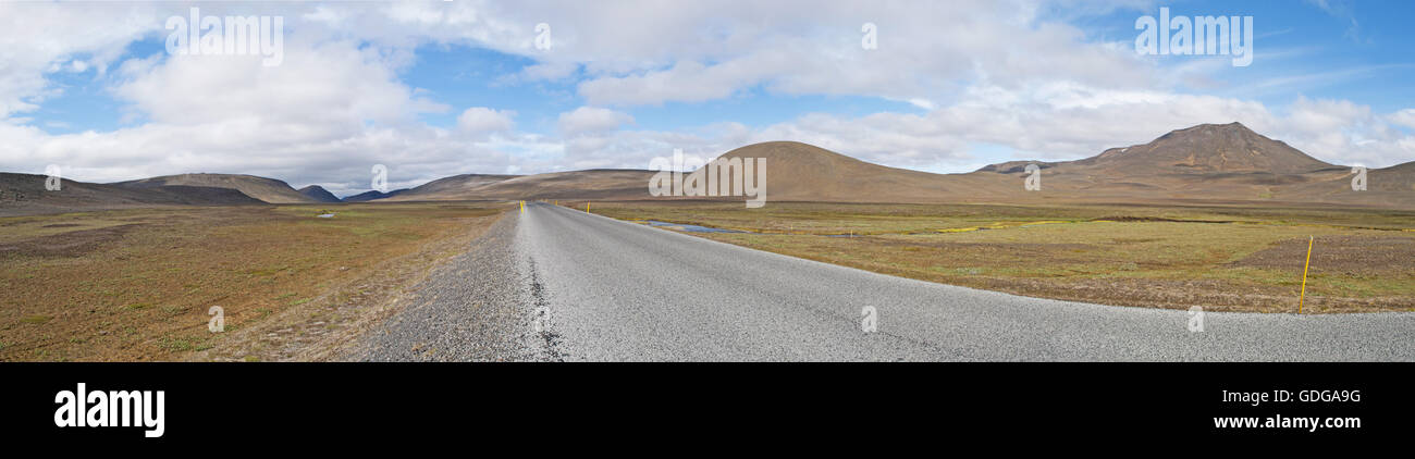 Islanda: paesaggio dal percorso 1, o la Ring Road, a 1332 chilometri di strada nazionale che corre attorno all'Islanda Foto Stock