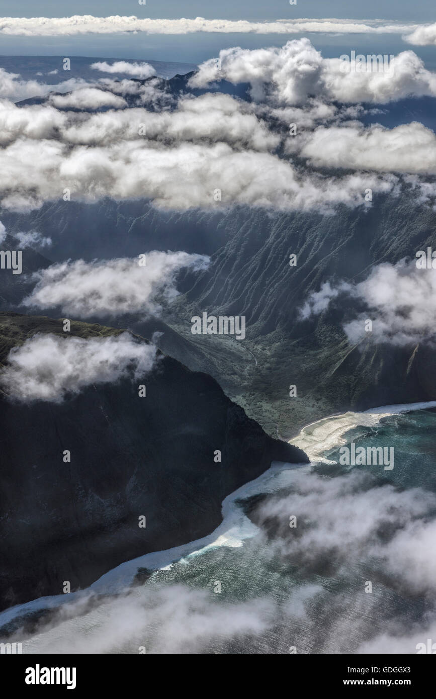 Stati Uniti d'America,Hawaii,Molokai,bird view di scogliere Foto Stock
