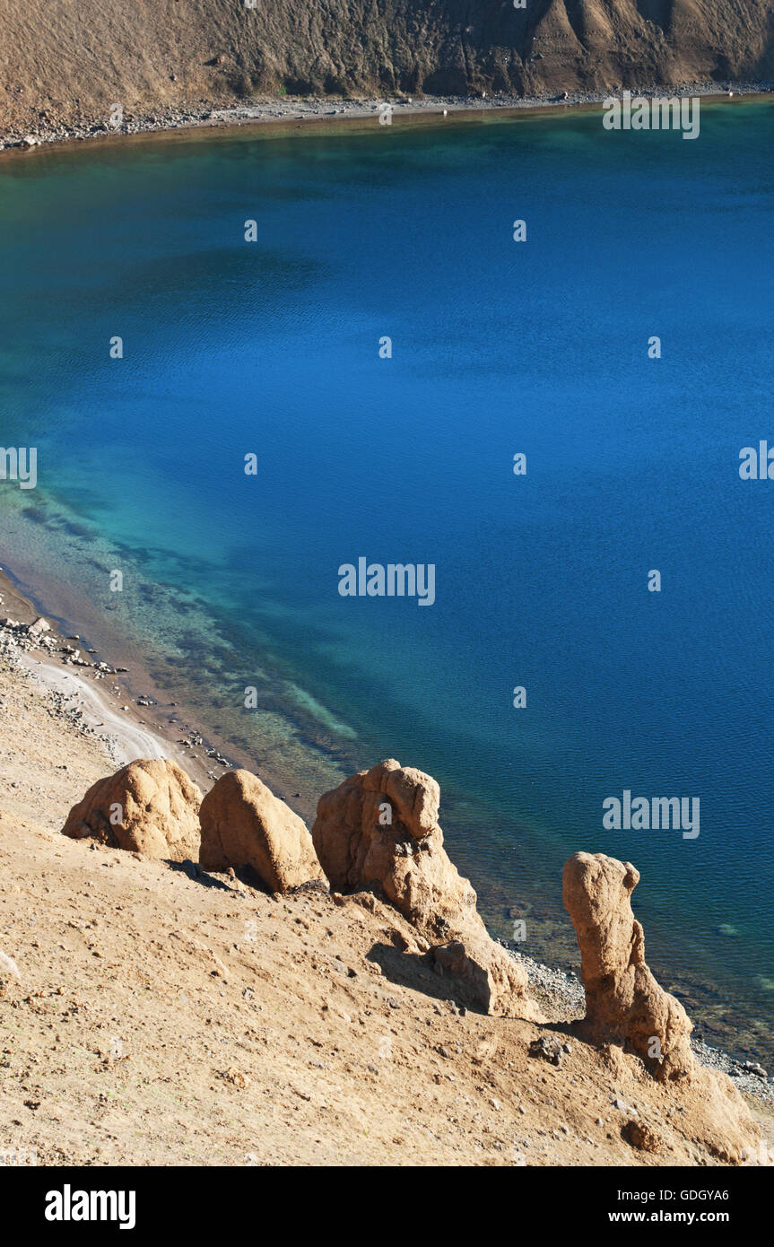 L'Islanda, Europa: dettagli del cratere di viti e il suo lago. Viti è un cratere di esplosione formata nel 1734 da una massiccia eruzione del vulcano Krafla Foto Stock