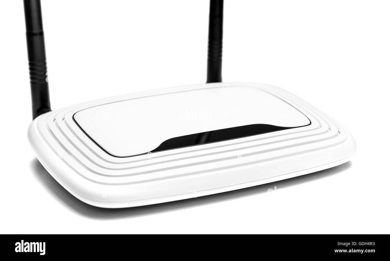 Router bianco isolato su uno sfondo bianco. Foto Stock