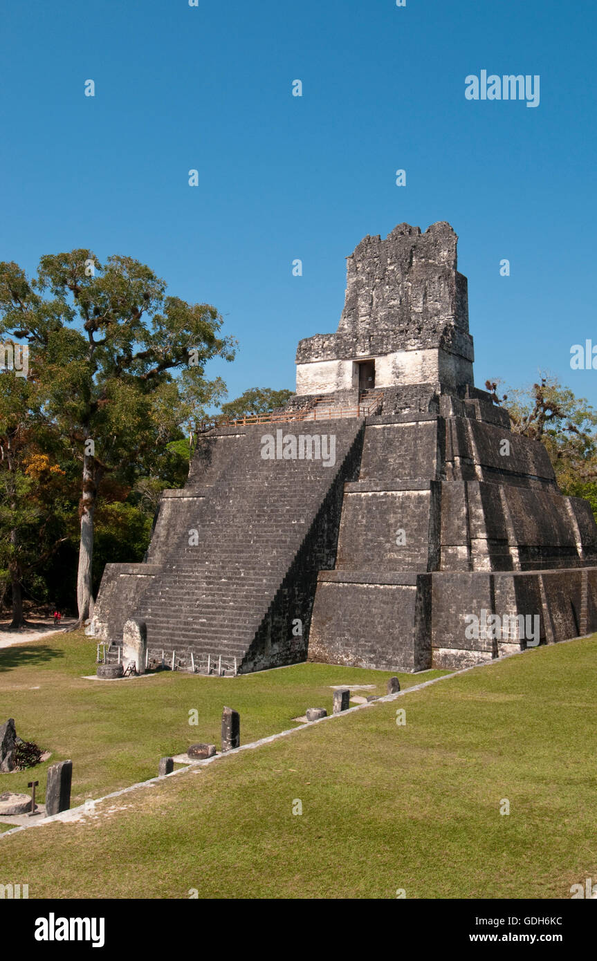 Tempio II, Tikal, sito archeologico della civiltà Maya, Guatemala, America Centrale Foto Stock