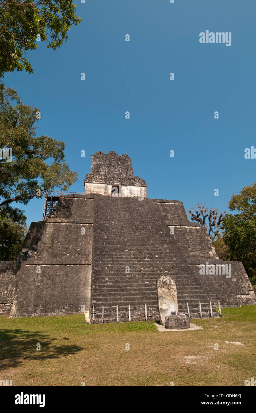 Tempio II, Tikal, sito archeologico della civiltà Maya, Guatemala, America Centrale Foto Stock