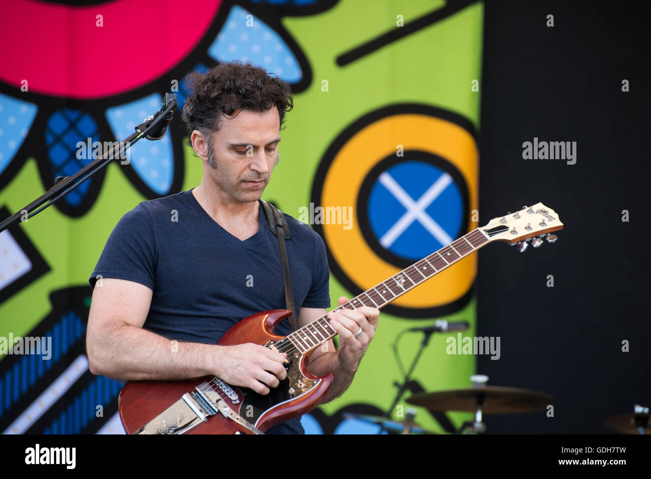 Pori, Finlandia. Il 14 luglio 2016. American chitarrista Dweezil Zappa sta effettuando presso la 51Pori Jazz Festival nel Kirjurinluoto Arena. Foto Stock