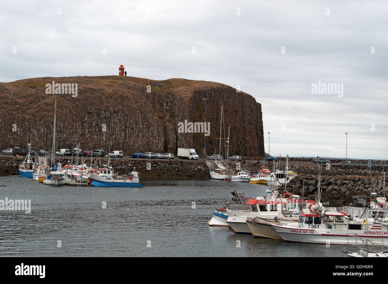 Islanda: veduta del porto di Stykkisholmur, un piccolo paese di pescatori nella parte settentrionale della penisola di Snaefellsnes Foto Stock