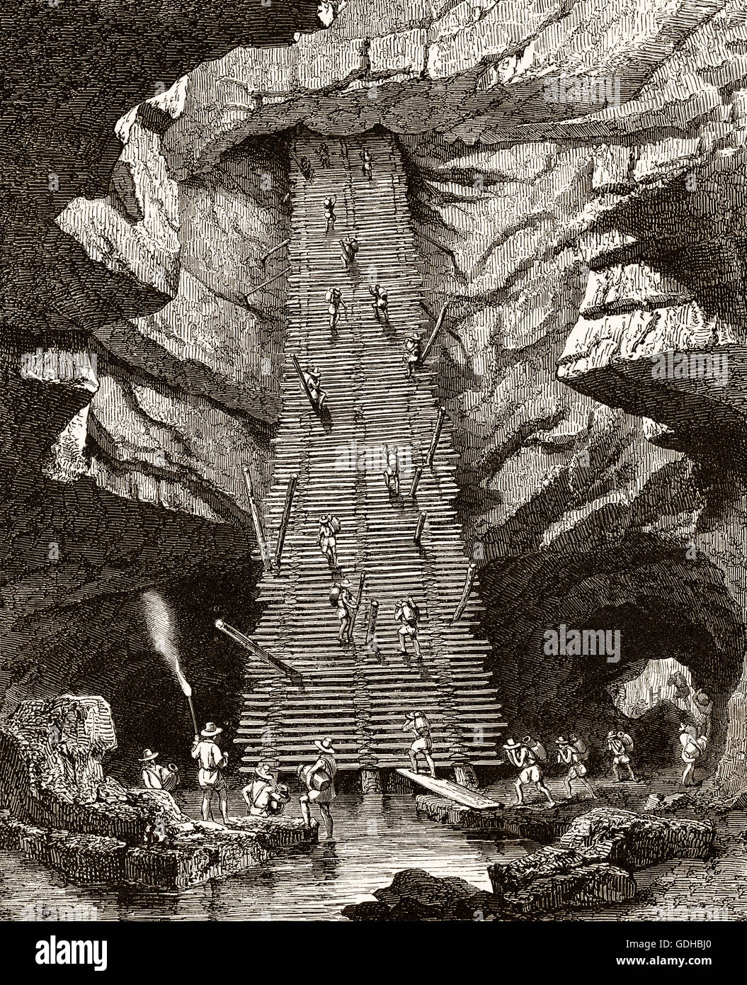Scaletta centrale nella grotta, Bolonchen, Yucatan, Messico Foto Stock