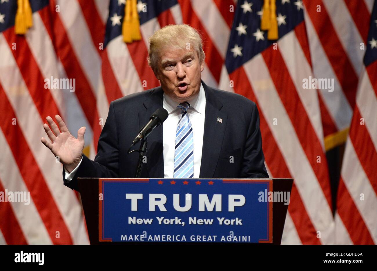 New York, NY, STATI UNITI D'AMERICA. 16 Luglio, 2016. Donald Trump di presenze per Donald Trump annuncia il Governatore Mike Pence come Vice Presidential Running Mate, New York Hilton Midtown, New York, NY Luglio 16, 2016. Credito: Kristin Callahan/Everett raccolta/Alamy Live News Foto Stock