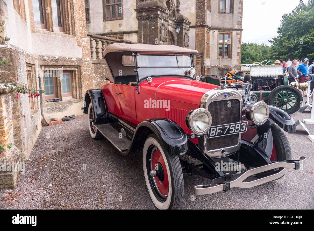 Sherborne, Dorset, Regno Unito. 17 luglio 2016. Una selezione di classici e supercars da Stati Uniti e Regno Unito. Sul display per tutte di vista. Parata di vetture. La raccolta di fondi per la carità. Credito: Gillian Downes/Alamy Live News. Foto Stock