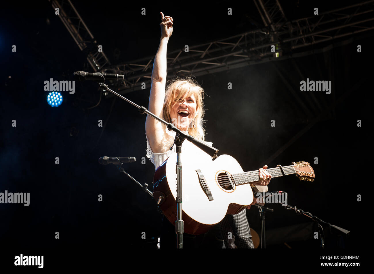 Nijmegen, Paesi Bassi. 18 Luglio, 2016.La celebrazione Vierdaagsefeesten è partito intorno alla International quattro giorni Marche Nijmegen, più grandi del mondo di multi-giorno evento a piedi.Credit: Romy Arroyo Fernandez/Alamy Live News Foto Stock