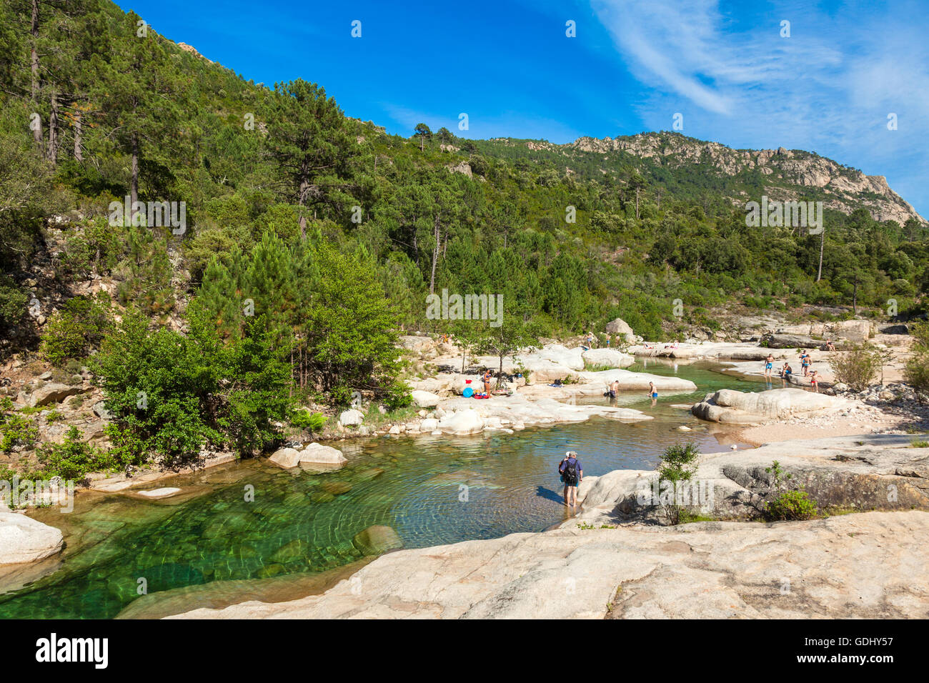 Cavu piscina naturale nei pressi di Tagliu Rossu e Sainte Lucie in Corsica, Francia Foto Stock
