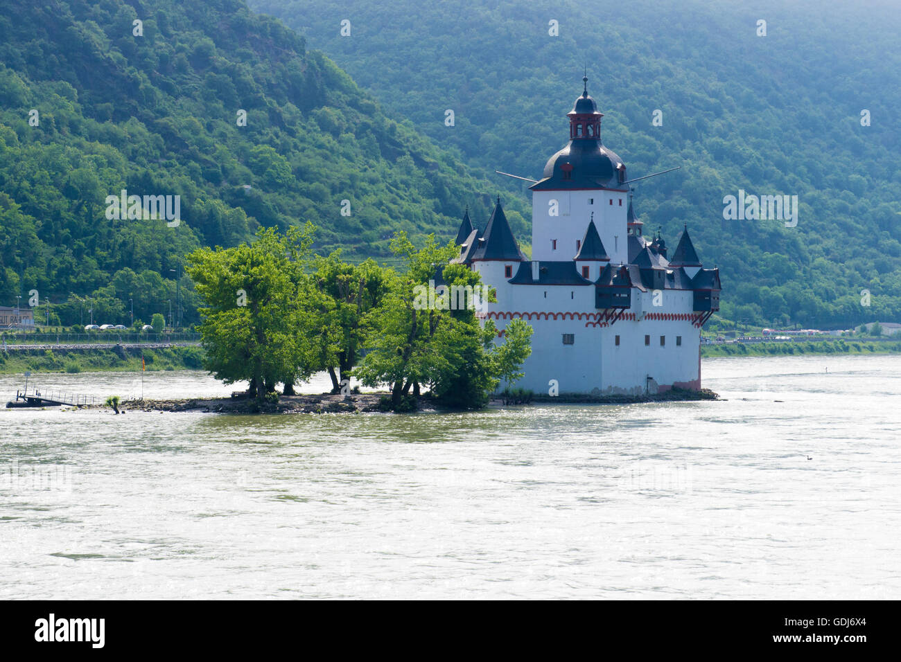 Il castello Pfalzgrafenstein. Vicino a Kaub nel mezzo del fiume Reno, un sito Patrimonio Mondiale dell'UNESCO Valle del Reno superiore e centrale Foto Stock