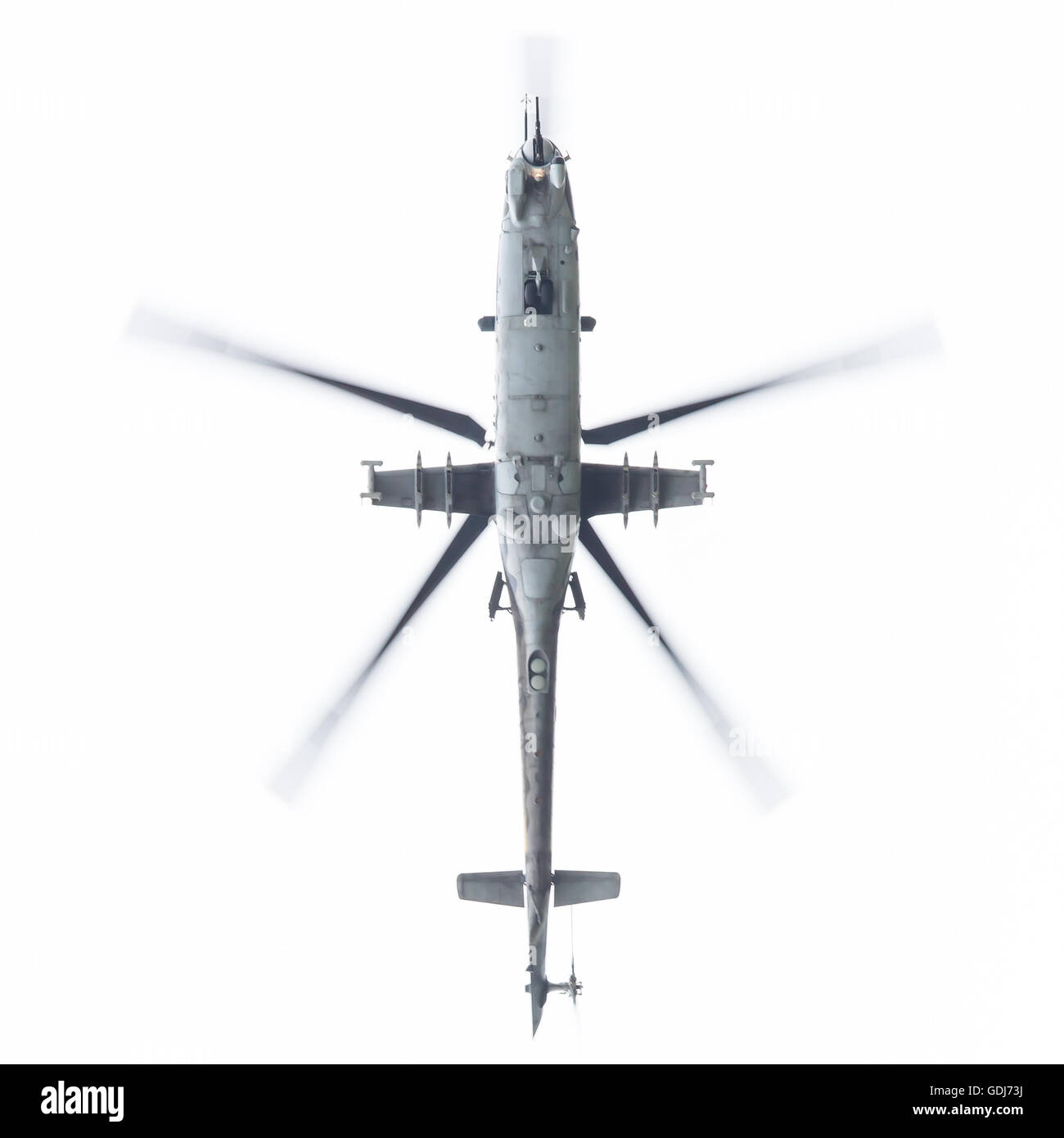 LEEUWARDEN, PAESI BASSI - giu 10, 2016: Repubblica ceca Air Force Mil Mi-24 Hind elicottero d'assalto di eseguire una dimostrazione Foto Stock