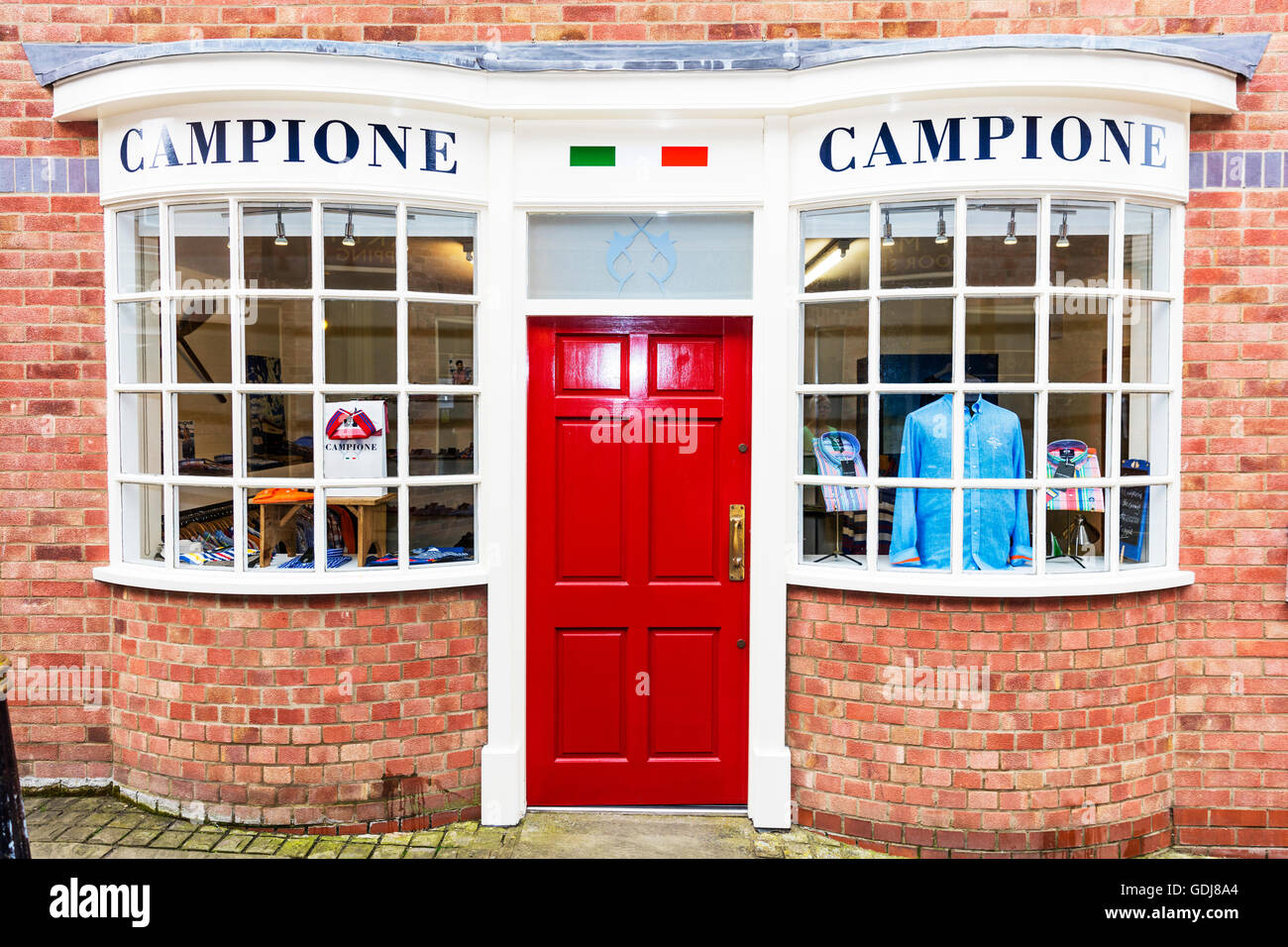 Vestiti Italiani Immagini e Fotos Stock - Alamy