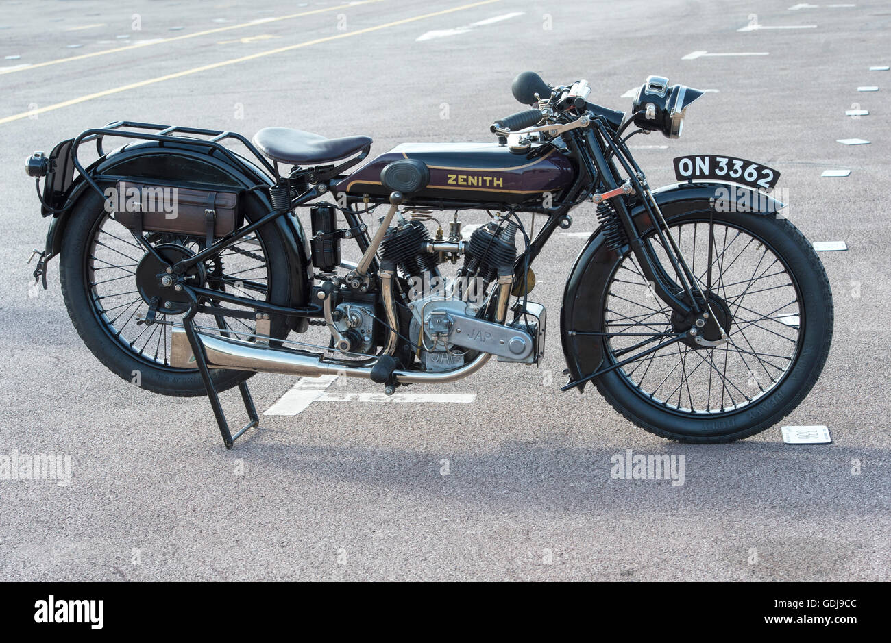 L'annata 1926 Zenith motocicletta sportiva al VMCC Banbury Esegui. Banbury, Oxfordshire, Inghilterra. Foto Stock