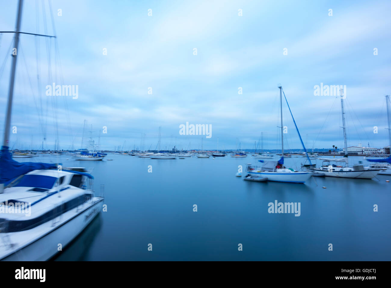 Porto di San Diego, barche, nuvoloso al mattino. San Diego, California. Foto Stock