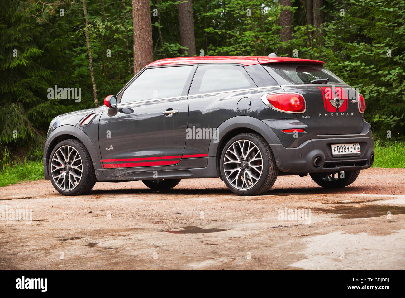 Kotka, in Finlandia - Luglio 16, 2016: MINI John Cooper Works Paceman tutti4 closeup vista laterale Foto Stock