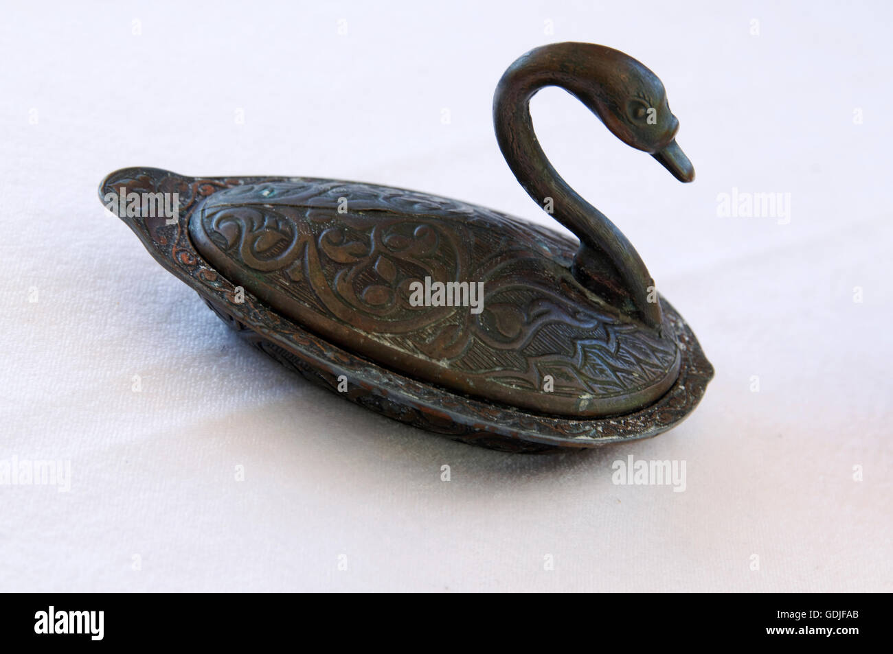 Ottone ornamentali swan piatto, Turchia. Foto Stock