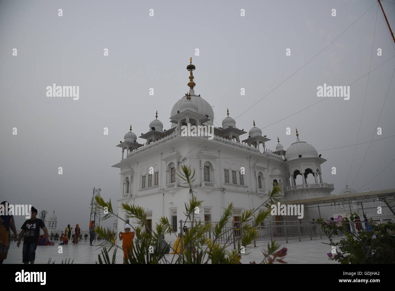 Shri Kesgarh Anandpur Sahib takhat religiosa di marmo bianco gurdwara sikhismo luogo santo nel distretto Rupnagar Punjab, India, Asia Foto Stock