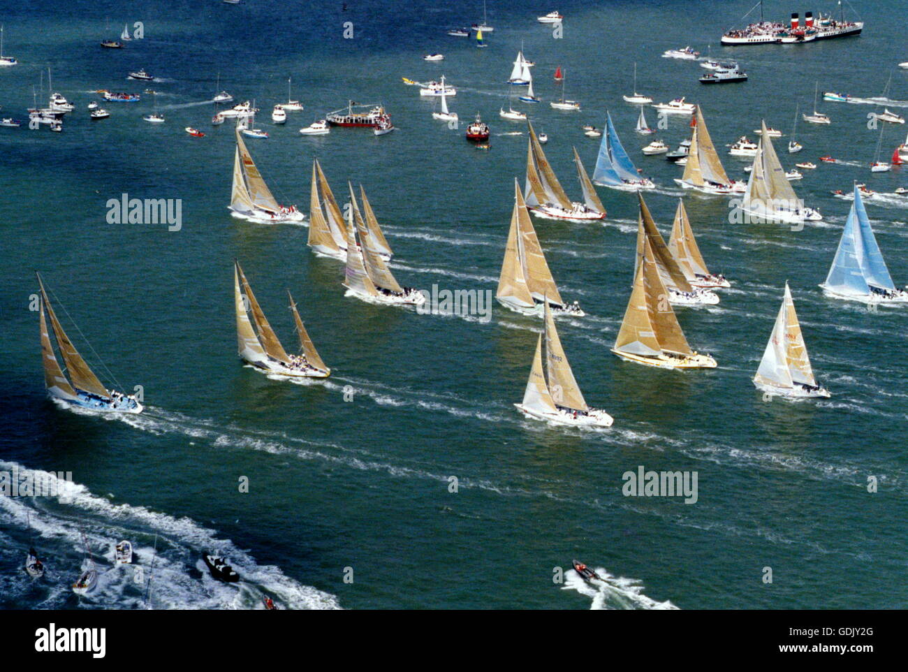 AJAXNETPHOTO. 1989. PORTSMOUTH INGHILTERRA - Inizio della Whitbread Round the World Race nel SOLENT. Foto:l'AJAX NEWS FOTO REF:WRTWR 1989 (A) Foto Stock