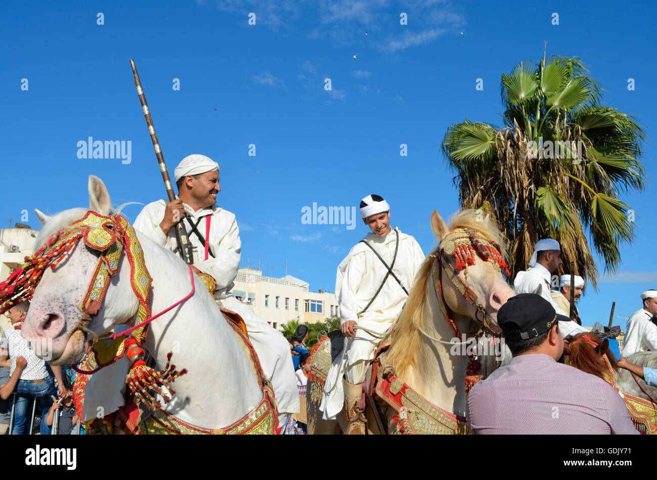 Carnevale Boujloud- Una celebrazione annuale per Eid Ul Adha in Marocco. Tenuto solo nella città di Agadir e si tratta di regioni. Per i primi quattro giorni, persone celebrare in ciascuna regione, poi si raccoglie in un secondo momento in una grande carnevale di Inzegane regione formante un lin Foto Stock