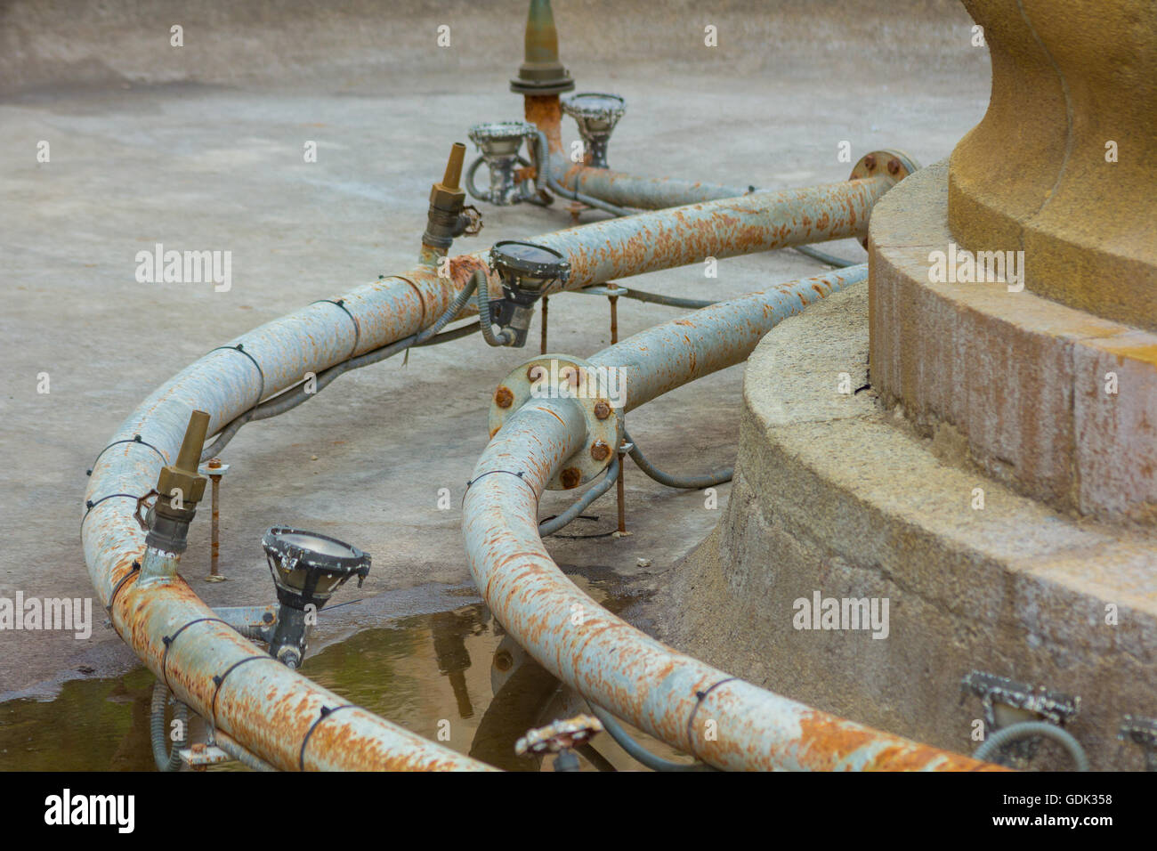 Acqua sistema di tubazioni in una fontana Foto Stock