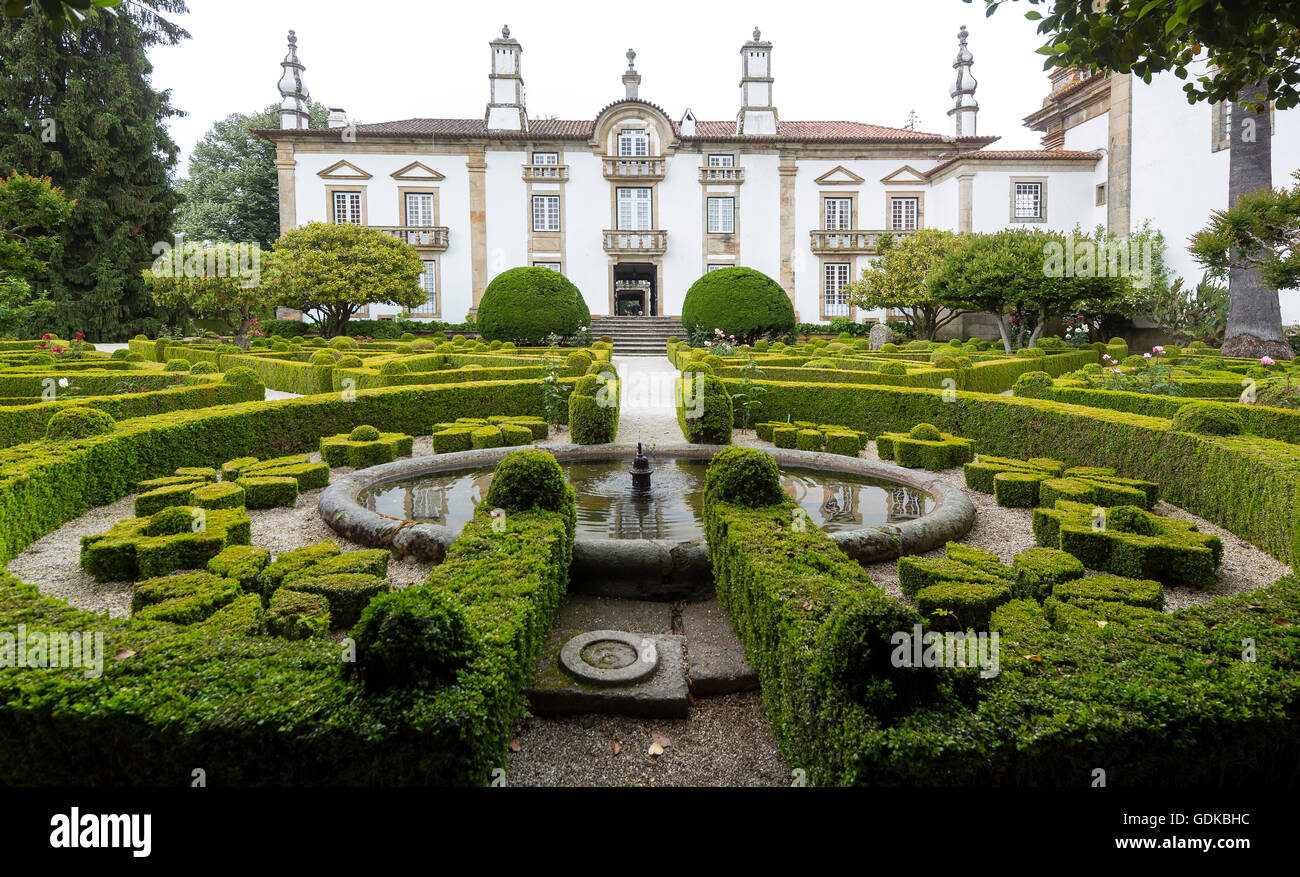 Giardini del Palazzo, Casa de Mateus, palazzo con ampi giardini, Vila Real Vila Real District, Portogallo, Europa, Tr Foto Stock