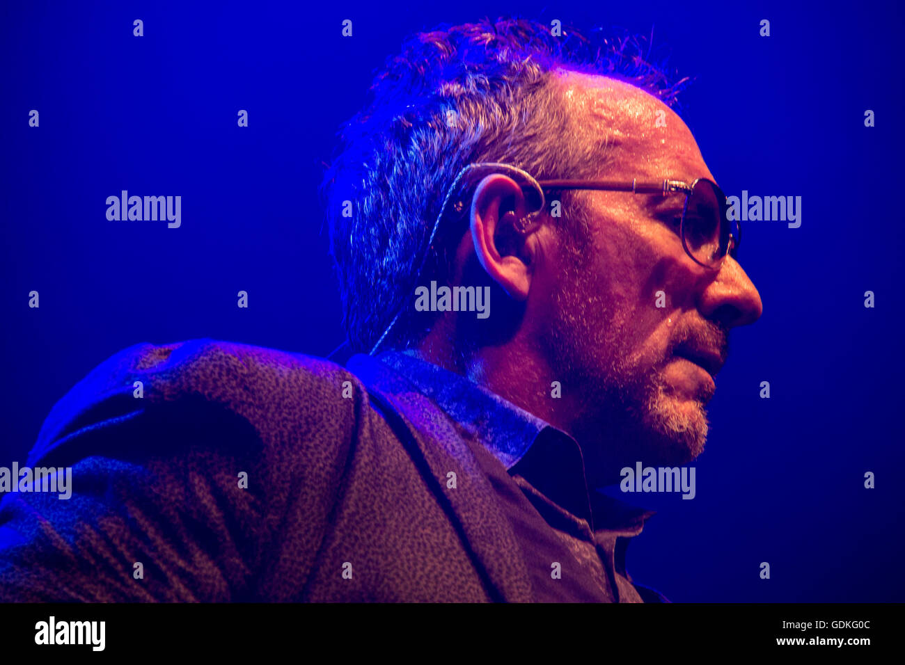 Elvis Costello live in concert a Galway. Foto Stock