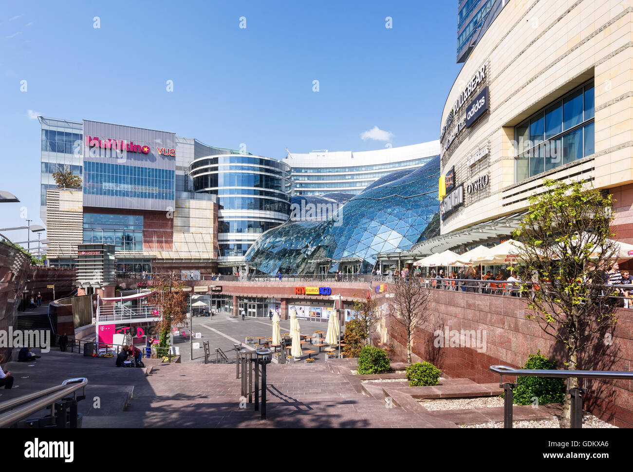 Złote Tarasy un moderno complesso retail in Varsavia Polonia. Foto Stock Złote Tarasy un moderno complesso retail in Varsavia Polonia. Foto Stock