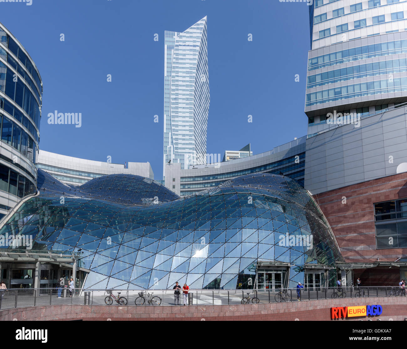 Złote Tarasy un moderno complesso retail in Varsavia Polonia. Foto Stock Złote Tarasy un moderno complesso retail in Varsavia Polonia. Foto Stock