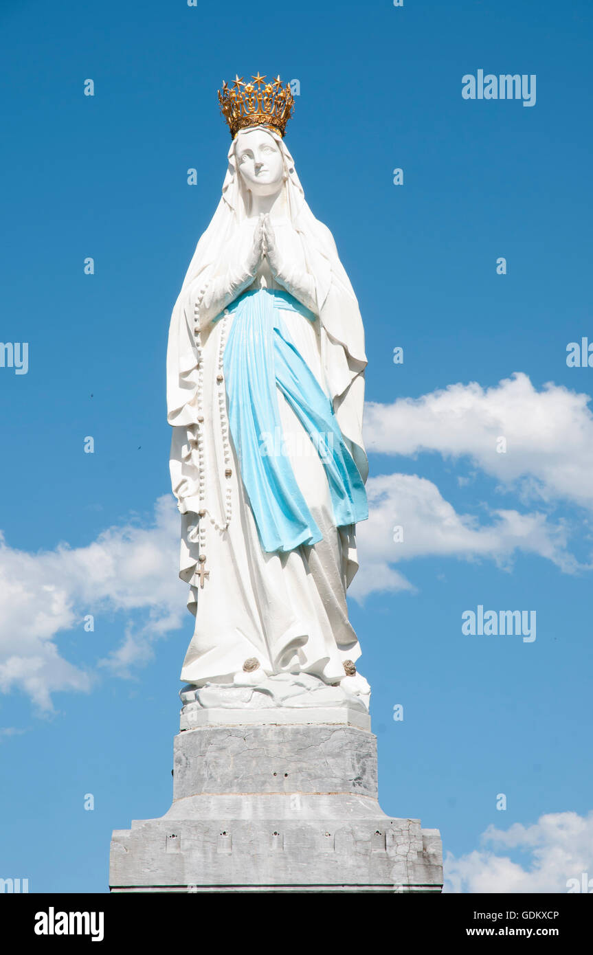 Scultura della vergine maria di lourdes immagini e fotografie stock ad ...