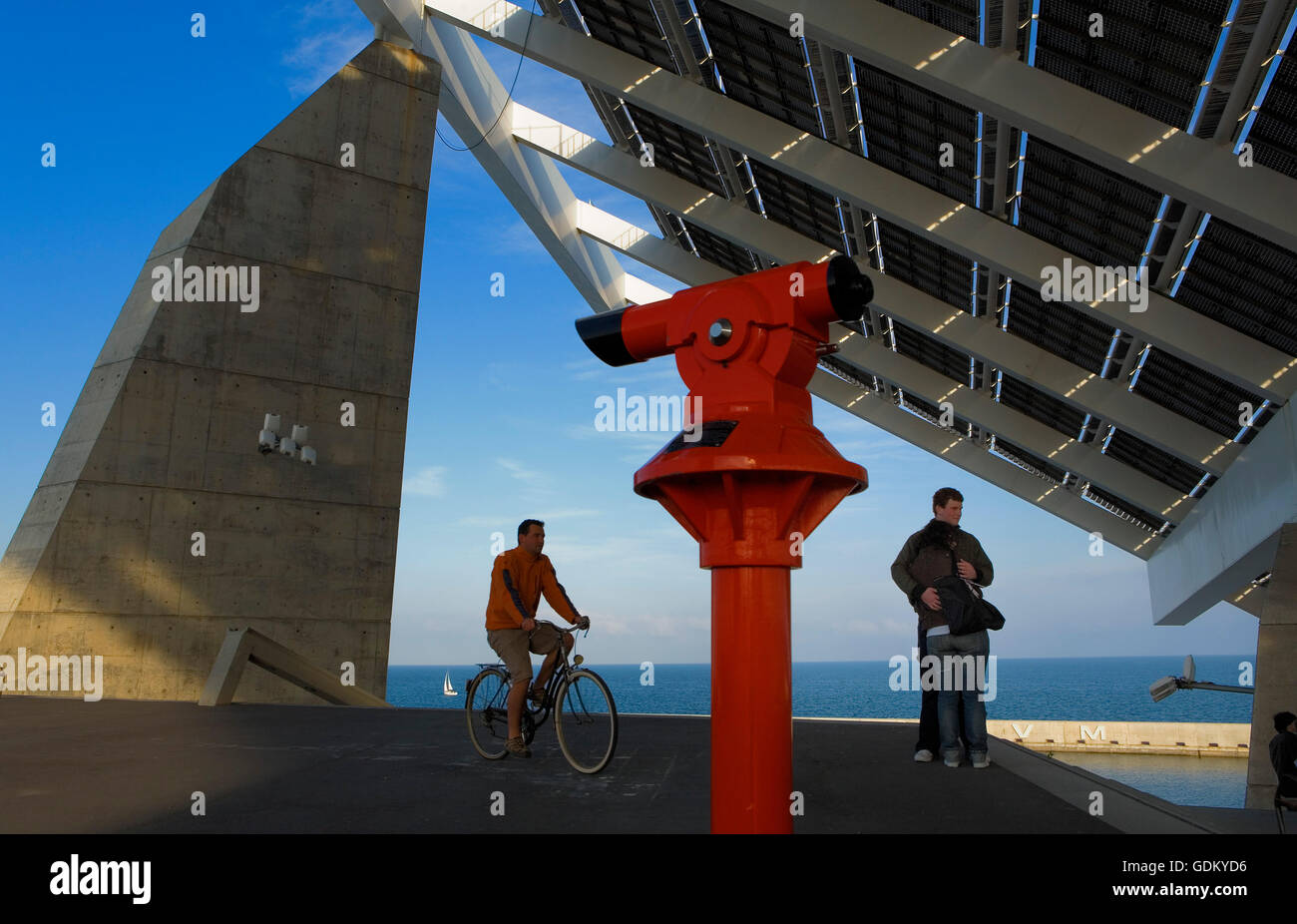 Pergola fotovoltaica (3700 m2), da Torres & Martínez Lapeña, Area Forum,Barcelona, Spagna Foto Stock