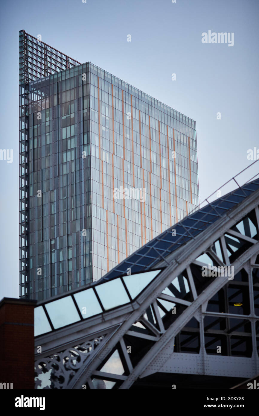 Deansgate Manchester Betham tower close up Beetham Tower (noto anche come l'Hilton Tower 47 piani di utilizzo misto skyscrape Foto Stock
