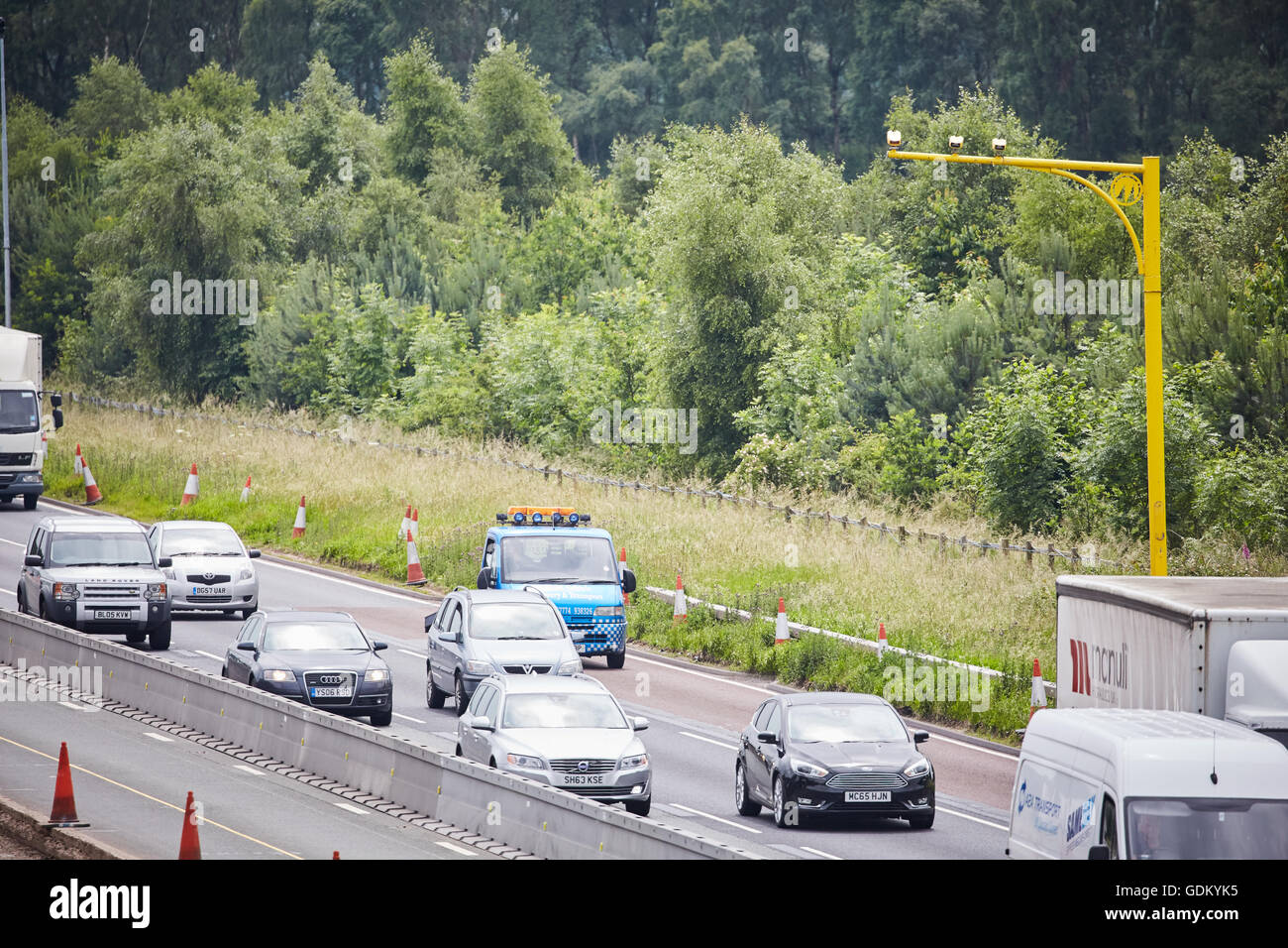 Autostrada M6 vettore dalla famiglia di specifiche di velocità media di sistemi con telecamera utilizzare Stato della tecnica il sistema video con un Foto Stock