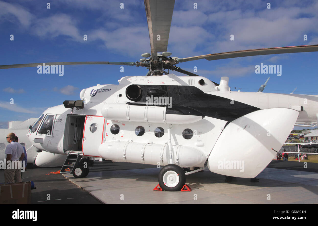 Mi-8MTV-1 twin turbina elicottero russo a Farnborough Regno Unito Airshow 2016 Foto Stock