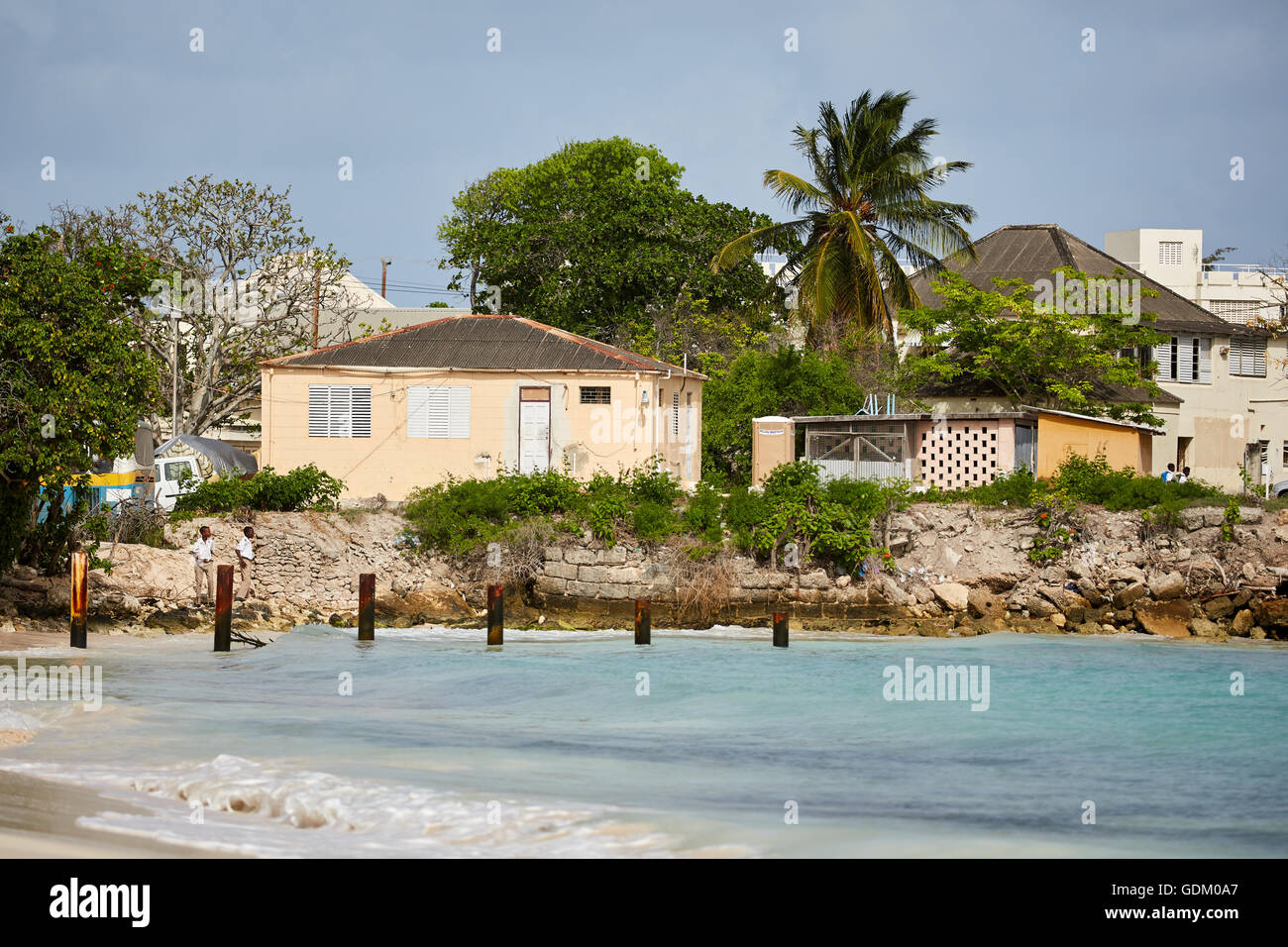 Le Piccole Antille Barbados parrocchia Saint Michael west indies capitale la città costiera di Oistins case sulla spiaggia Foto Stock