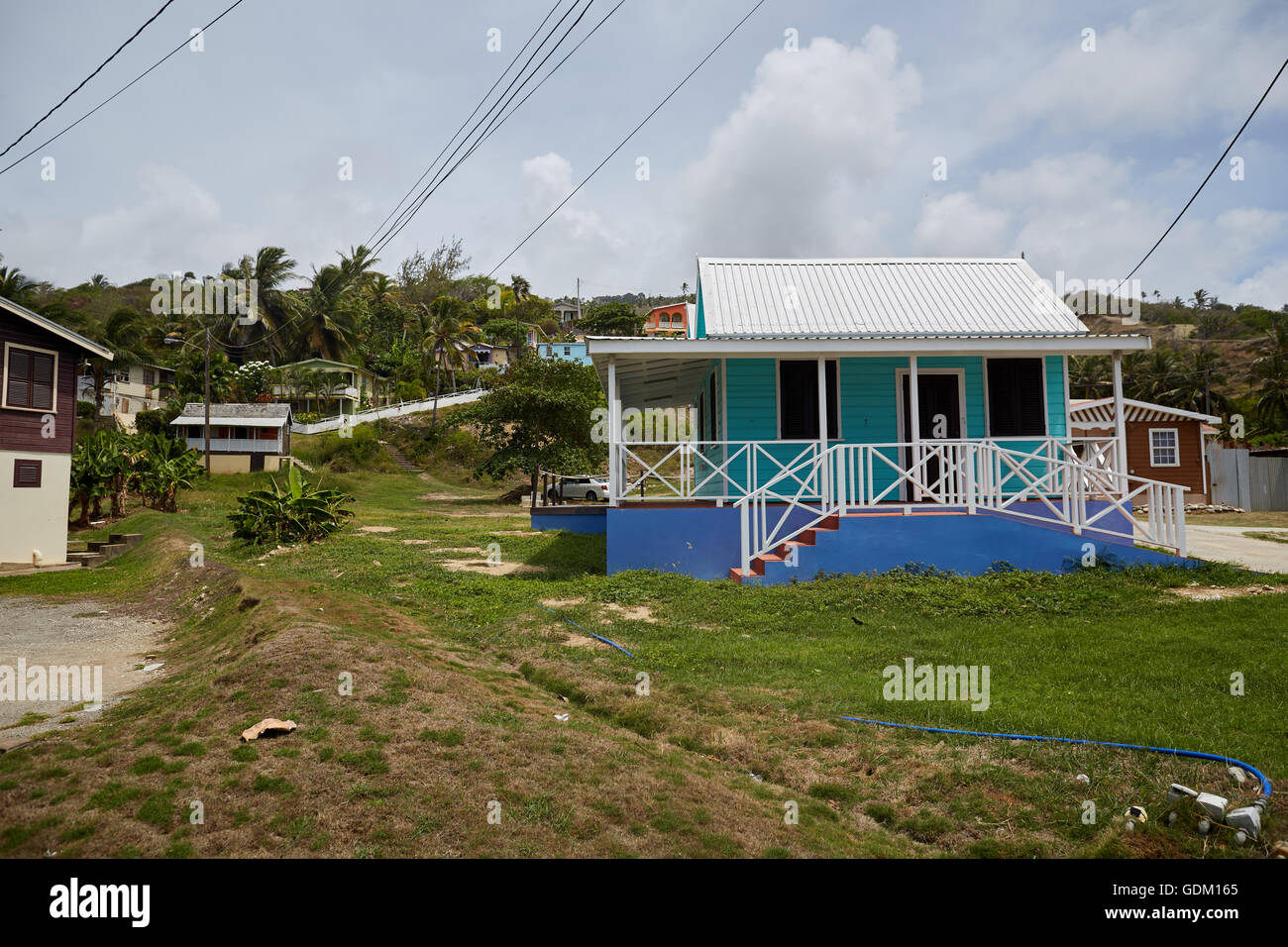 Le Piccole Antille Barbados parrocchia Saint Michael west indies capitale Bridgetown Barbados spiaggia di sabbia dorata con grande pietra ro Foto Stock