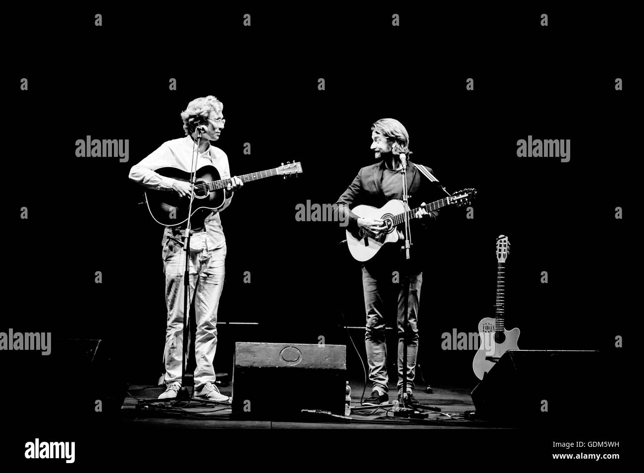 Gardone Riviera, Italia,.17 Luglio, 2016. Il norvegese indie-rock band re della convenienza di eseguire nel bellissimo anfiteatro del Vittoriale a Gardone Riviera per celebrare il loro XV anniversario. © Matteo Scalet/Alamy Live News Foto Stock