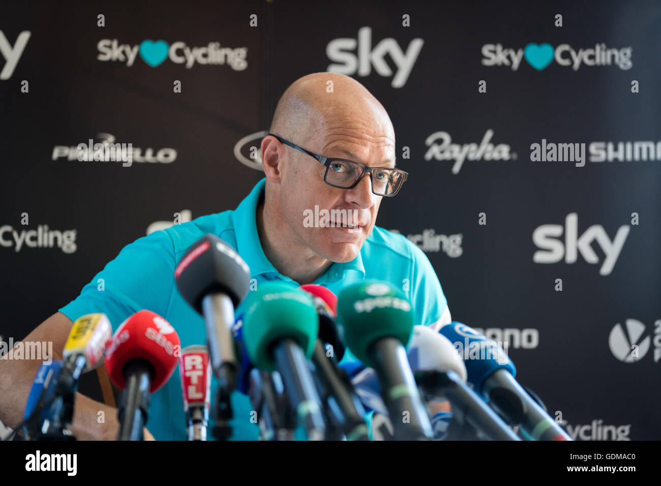 Hilterfingen, Svizzera. 19 Luglio, 2016. Sir Dave Brailsford risponde alle domande al Team Sky conferenza stampa sulla seconda giornata di riposo del Tour de France. 19 Luglio, 2016. Credito: Giovanni Kavouris/Alamy Live News Foto Stock