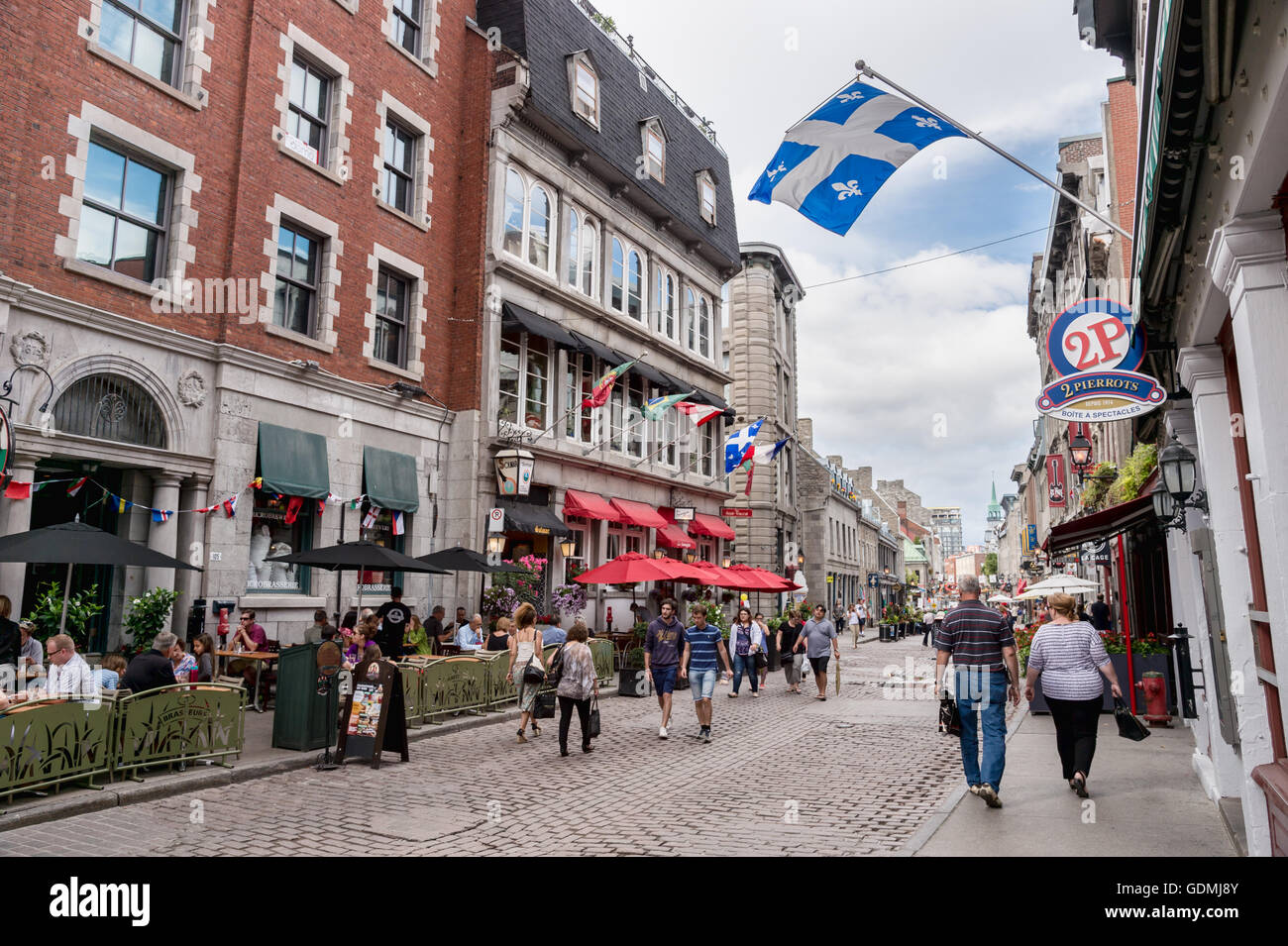 Montreal, CA - 29 Giugno 2016: St Paul street in estate, la Vecchia Montreal Foto Stock