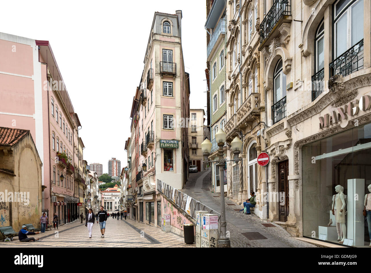 Città vecchia e la zona dello shopping di Coimbra, Coimbra, Distretto di Coimbra, Portogallo, Europa, viaggi, fotografia di viaggio Foto Stock