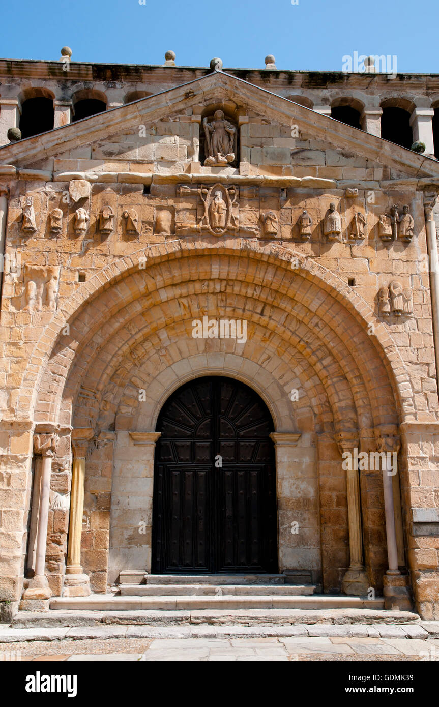 Colegiata & Claustro de Santa Juliana - Santillana del Mar - Spagna Foto Stock