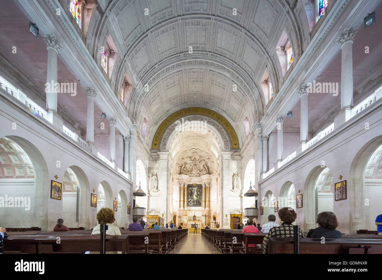 Interno della Basilica Antiga em Fatima, Fatima, Santarem, Portogallo, Europa, viaggi, fotografia di viaggio Foto Stock