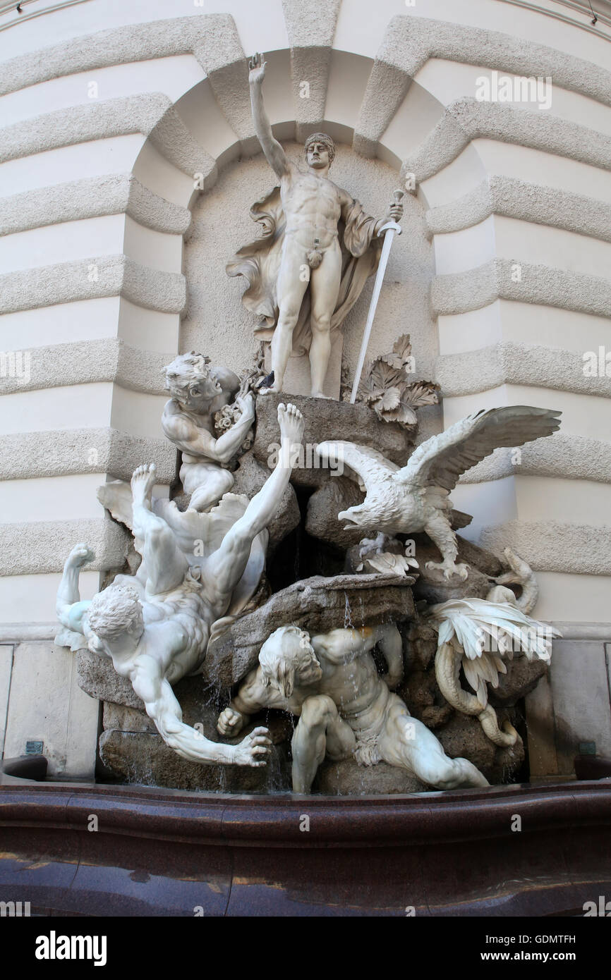 Le forze a terra fontana della Hofburg di Vienna in Austria il 10 ottobre 2014. Foto Stock