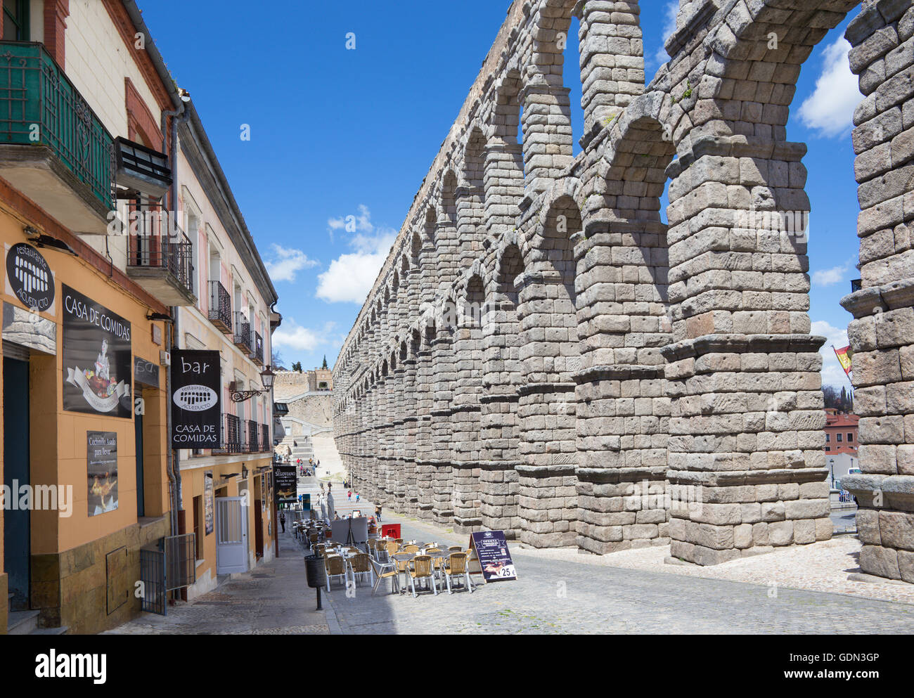 SEGOVIA, SPAGNA, aprile - 15, 2016: acquedotto da sud. Foto Stock