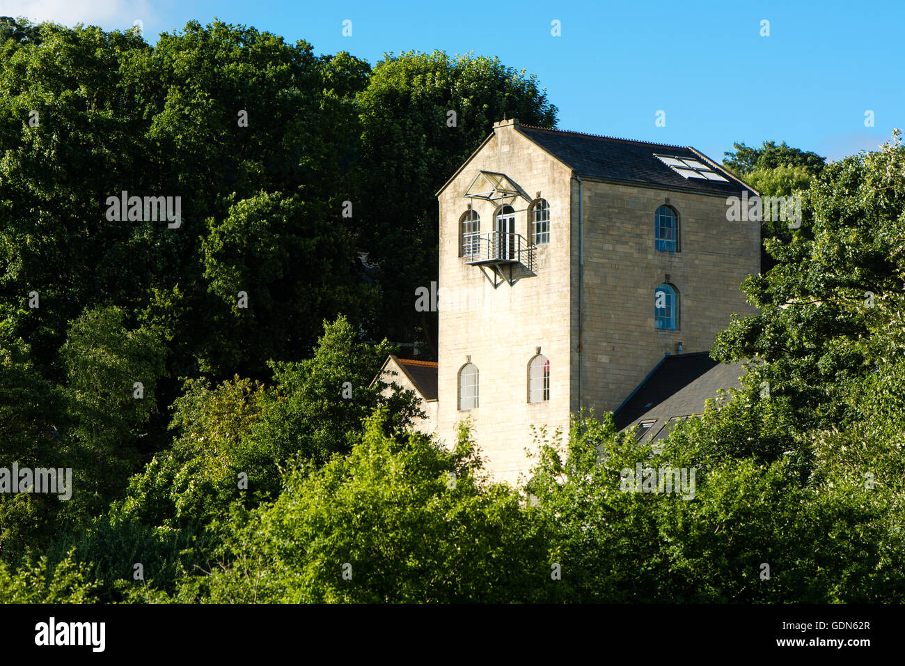 Il mulino in Bathampton. Tessuto storico mulino alla periferia del Patrimonio Mondiale UNESCO Città di Bath, Somerset, Regno Unito Foto Stock