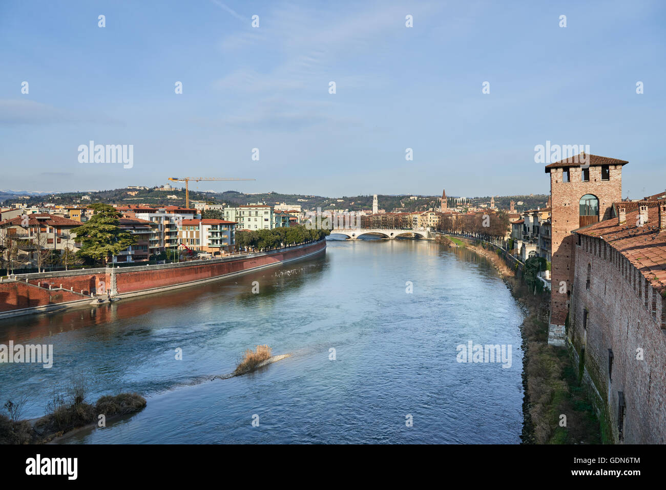 Ponte della Vittoria ponte), un ponte situato a Verona sul fiume Adige . Deve il suo nome alla vittoria di Vittor Foto Stock